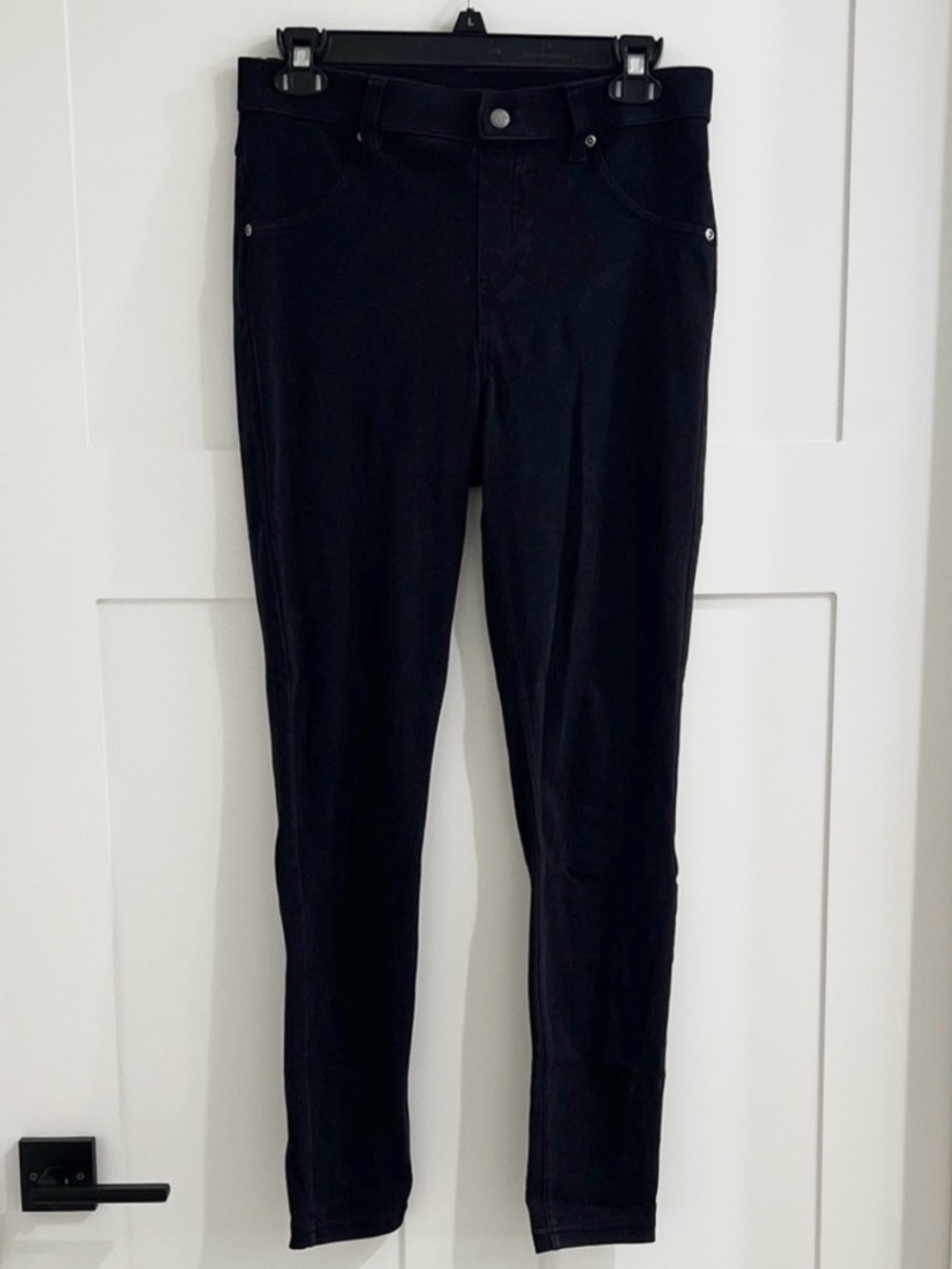 FREE w/ PURCHASE- Black Jeggings